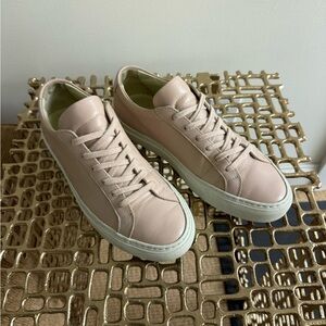 COMMON PROJECTS Blush Pink Leather Low-Top Sneakers size 7